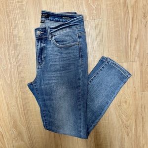 Judy Blue Mid Rise Skinny Jean
